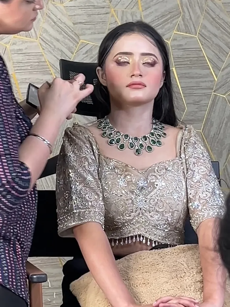 A mirror check mid-appointment at Glam By Komal Kataria